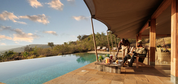 Elewana Lodo Springs: Erfrischungsgetränke am Pool