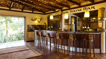 Hatari Lodge: John Wayne Bar