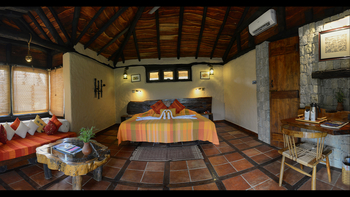 Kanha Earth Lodge: Weitwinkel in einem Cottage