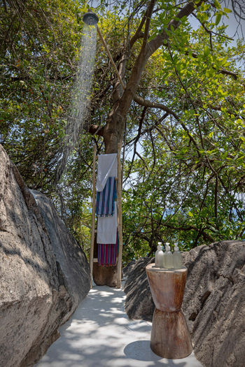 Kaya Mawa Kaya Mawa: Msekwa Room zwischen Felsen