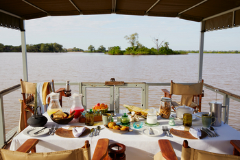 Laba Siwandu Camp: Ausflug im Motorboot