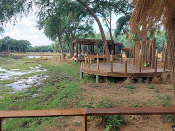 Lolebezi Safari Lodge: Yoga Deck