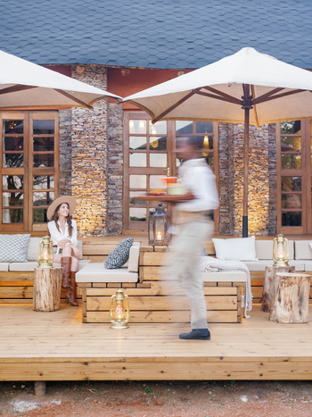 Mara Bushtops: Service