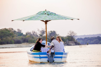 Tongabezi Tongabezi: eDhow-Exkursion