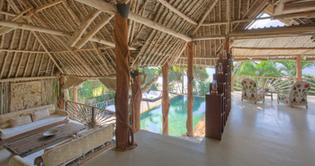 Alfajiri Villas Alfajiri Villas: Loungebereich im ersten Stock Beach Villa