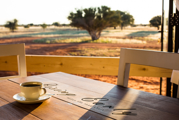 Kalahari Anib Lodge: Kaffee mit Ausblick