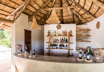 Mara River Post Mara River Post: Bar