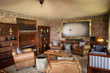 Tembo Plains Camp: Sessel mit Tisch