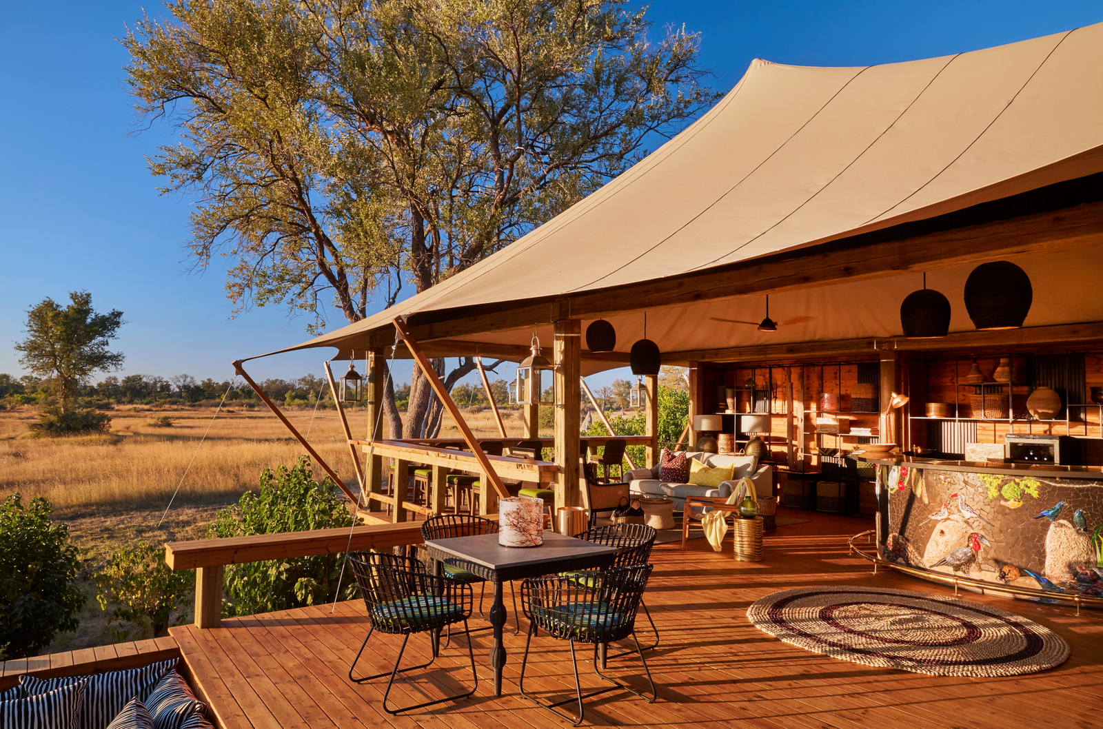 Tuludi Camp Tuludi Camp: Bar und Deck