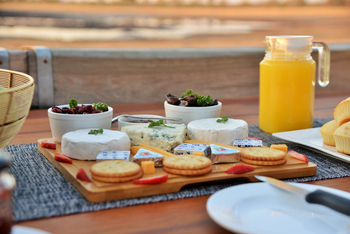 Nogatsaa Pans Chobe Lodge: Käseplatte