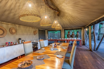 Saguni Safari Lodge Saguni Safari Lodge: Esstisch