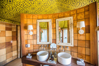 Xaranna Okavango Delta Camp: Doppelwaschtisch