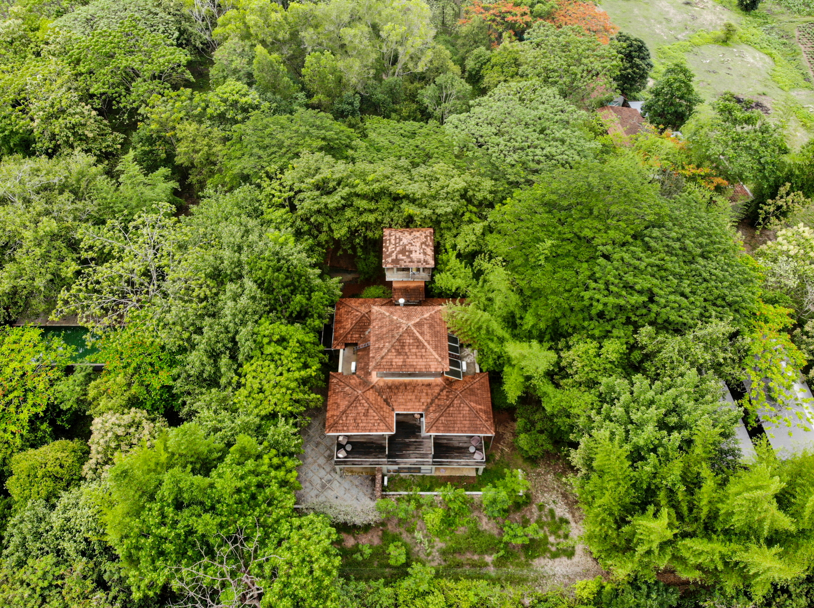 Kaav Safari Lodge Kaav Safari Lodge: Hauptgebäude mit Ausscihtsturm