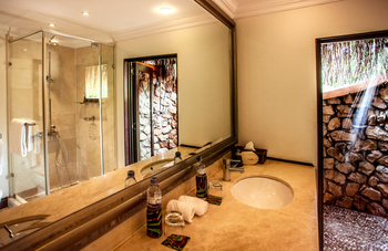 Anantara Bazaruto Island Resort: Badezimmer mit Dusche im Außenbereich