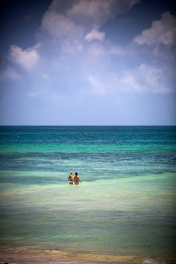 Kinondo Kwetu Kinondo Kwetu: Bad im Ozean