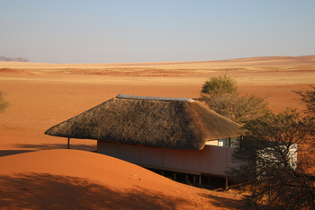 Kwessi Dunes: Gästezimmer von außen und Umgebung