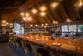 Mogotlho Safari Lodge Mogotlho Safari Lodge: Großer Esstisch