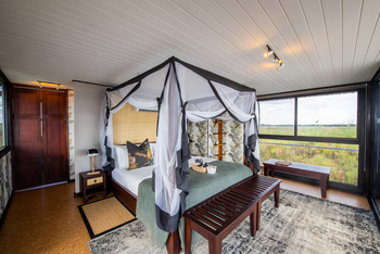 Namushasha River Villa: Schlafzimmer Weitwinkel