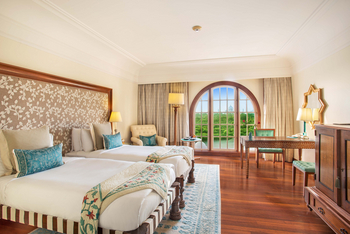 The Oberoi Amarvilas: Premier Room Twin