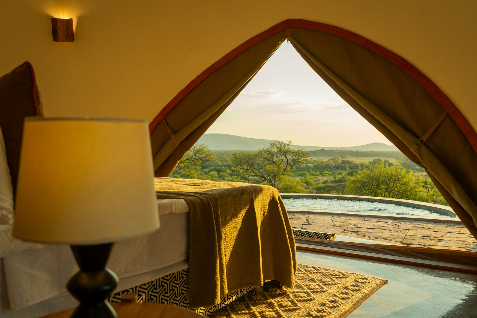 Asanja Nyasirori Asanja Nyasirori: Blick aus dem Schlafzimmer