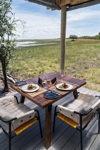 King Lewanika Lodge: Esstisch mit Ausblick