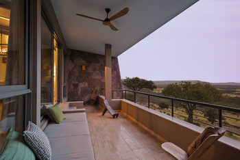 Melia Serengeti Lodge: Suite mit Terrasse