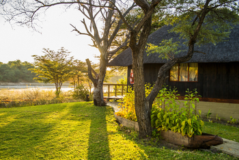 Hakusembe River Lodge: Chalet