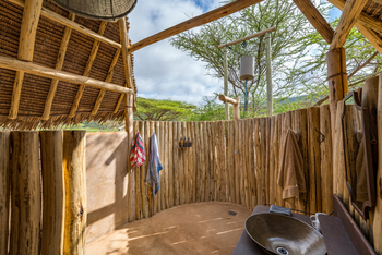 Koros Camp: Open Air Bath