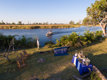 Little Vumbura Camp: Ankunft zum Sundowner