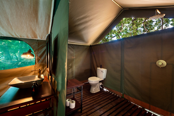 Mana River Camp Mana River Camp: Gästebad