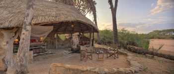 Saruni Rhino Camp: Überblick offenes Schlafzimmer Banda 1