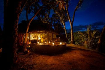 Saruni Rhino Camp: Unterkunft mit Laternen Banda 1