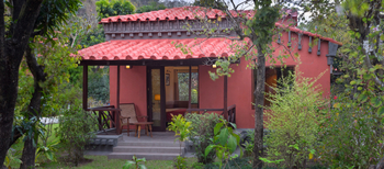 Taj Corbett Resort & Spa: Private Terrasse