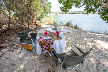 Tintswalo at Siankaba: Bush Lunch