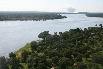 Victoria Falls River Lodge Victoria Falls River Lodge: Die Gischt der Wasserfälle