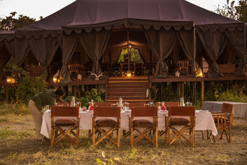 Duke's Camp: Dining im Freien