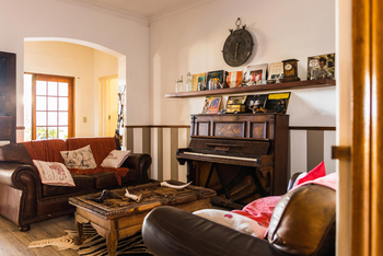 Kalahari Farmhouse: Lounge