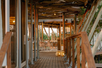 Wilderness Mokete Camp: Zugang zum Spiesesaal