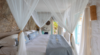 Kaya Mawa Kaya Mawa: Msekwa Room zwischen Felsen