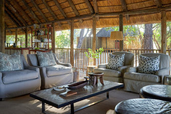 Kuyenda Bushcamp: Sessel und Sofas