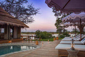 Mpala Jena Camp: Pool und Liegen