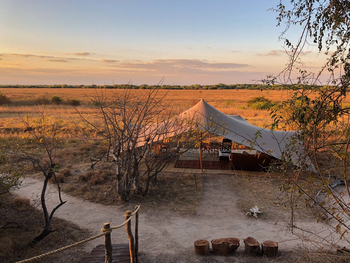 Ntemwa Busanga Bushcamp Ntemwa Busanga Bushcamp: Zeltdach über der Lounge