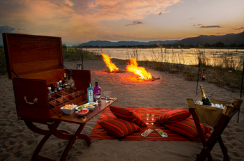 Old Mondoro Camp: Sundowner Bar