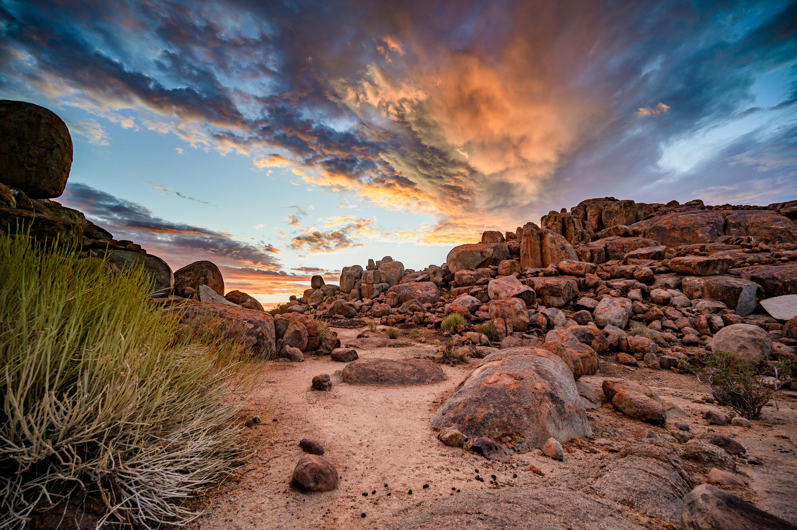 Canyon Lodge Canyon Lodge: Wolken und Felsen