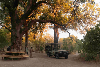 Kiri Camp: Aufbruch zum Game Drive