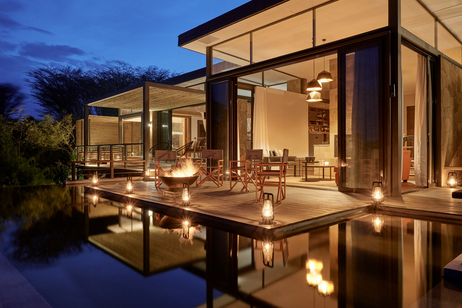 Sanctuary Olonana Geoffrey Kent Suite Sanctuary Olonana Geoffrey Kent Suite: Bei Nacht