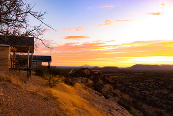 Ugab Terrace Lodge: Blick von den Cottages