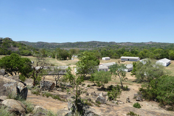 Big Cave Camp Big Cave Camp: Häuser