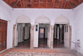 Haveli Dharampura: 19 Damals