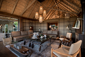 Nxabega Okavango Tented Camp: Sofa und Sessel